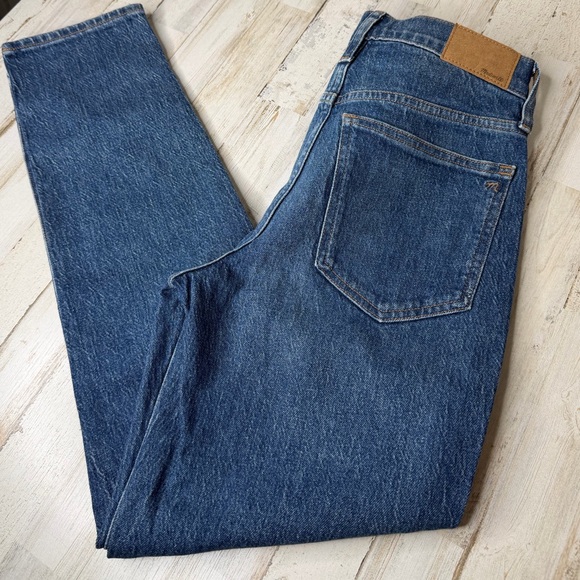 Madewell Vintage Straight-Leg Jeans in Medium Blue - Picture 2 of 11
